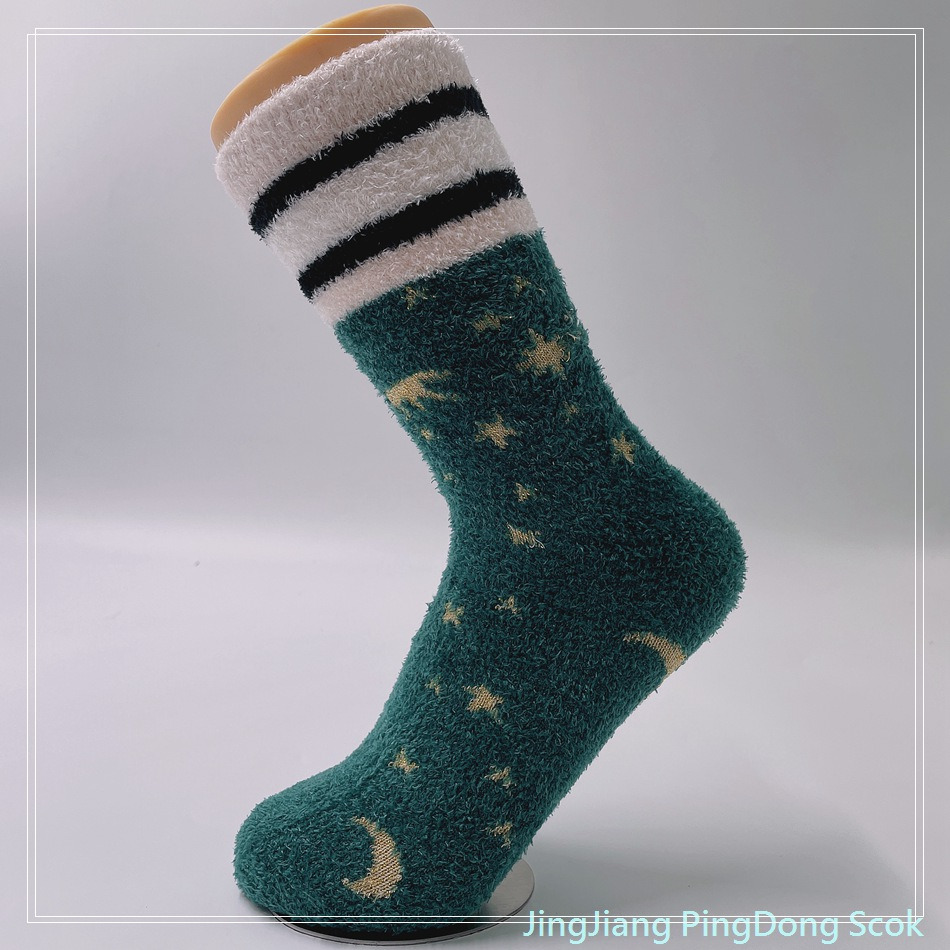 Wholesale hot salefeather yarn cosy sock moon and star design home sock fashion women kids socks 