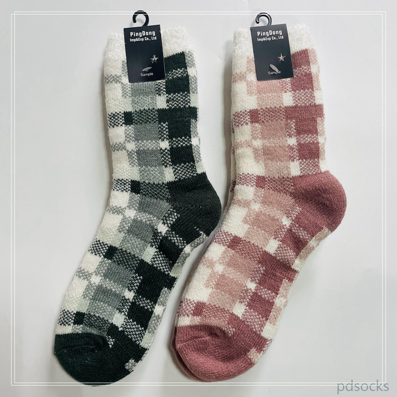 Custom plaid knitted cotton wool lining thick socks double layer sock women sock 
