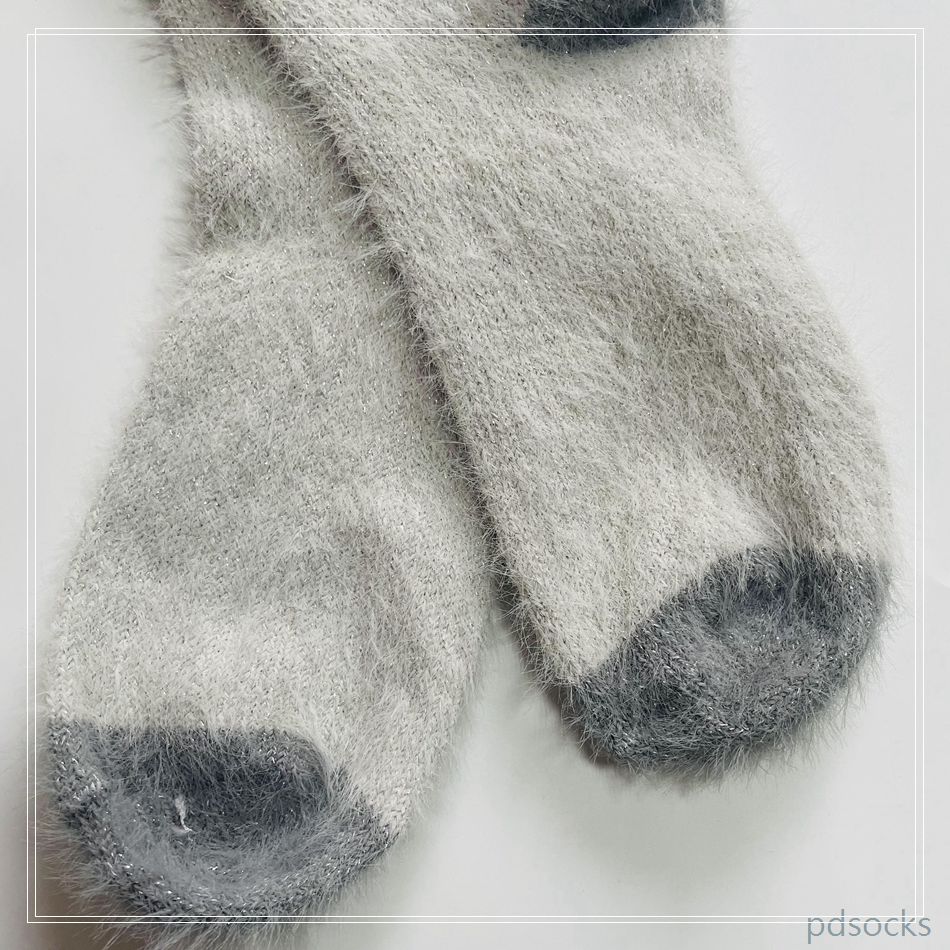 Wholesale super soft long feather yarn cosy sock with shiny threads women sock 