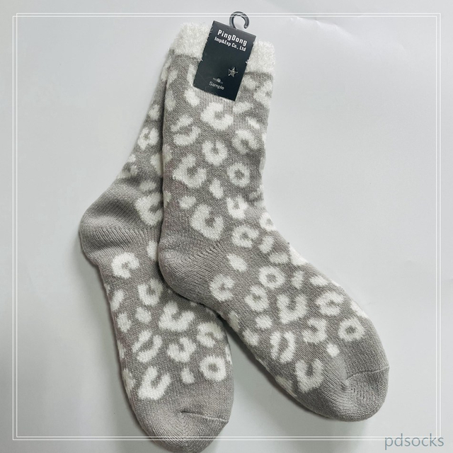 Wholesale double layer cosy sock feather yarn inside knitted home sock women socks 