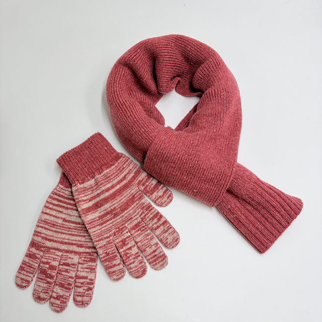 Wholesale 10% cashmere blend accessory set including gloves scarf and hat