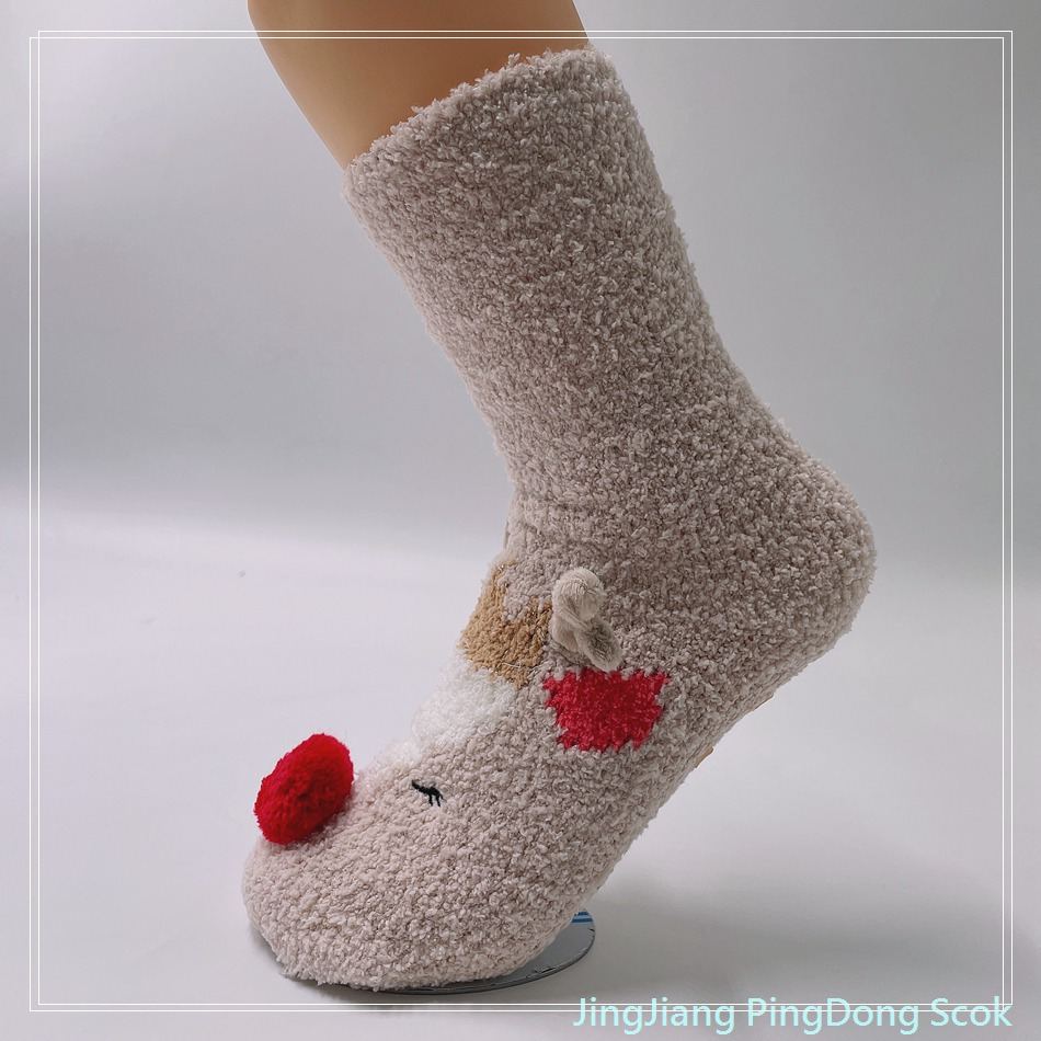 Wholesale half-pile cartoon-shaped women's socks and cute home socks deer design