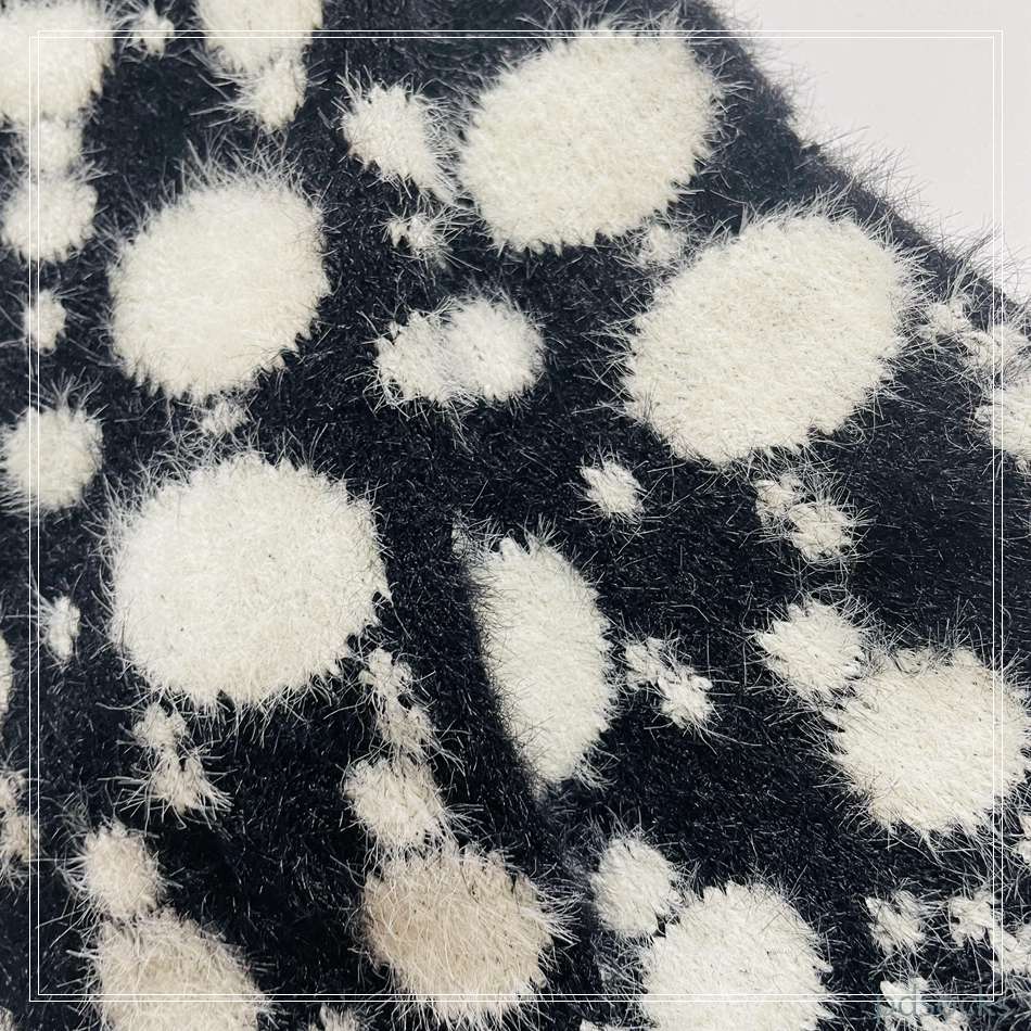 Wholesale imitated fleece knitted coys fuzzy women socks warm socks sleep sock 