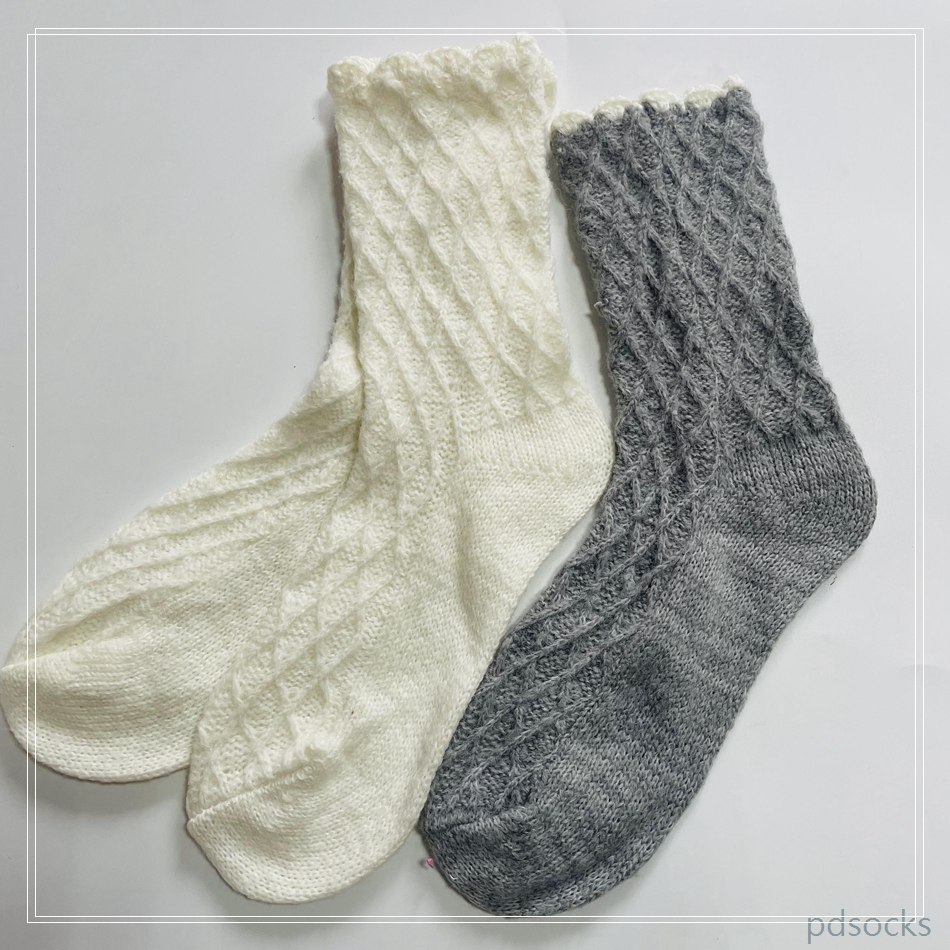 Customized hot sale cable sigle knitted socks fashion sock women sock soft and warm 