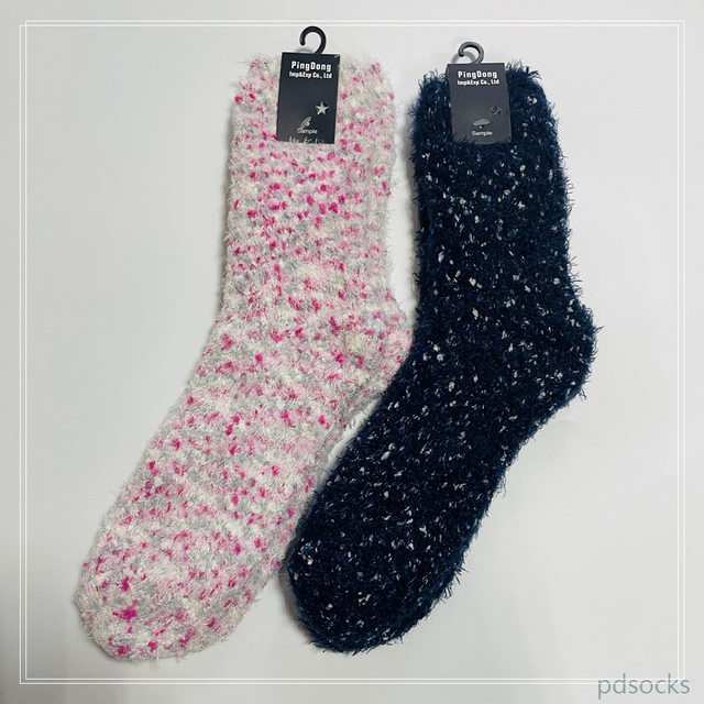 Wholesale and custom colored dot feather yarn knitted warm home socks