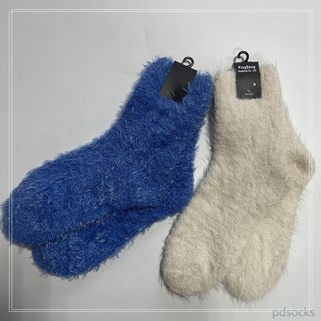 Custom and wholesale long feather yarn knitted women socksfleece cosy sock 