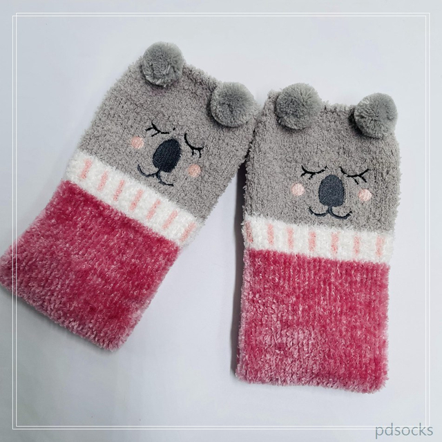 Wholesale super soft microfiber yarn and chenille Cosy Socks Home Socks fuzzy sock cozy sleep socks bear 