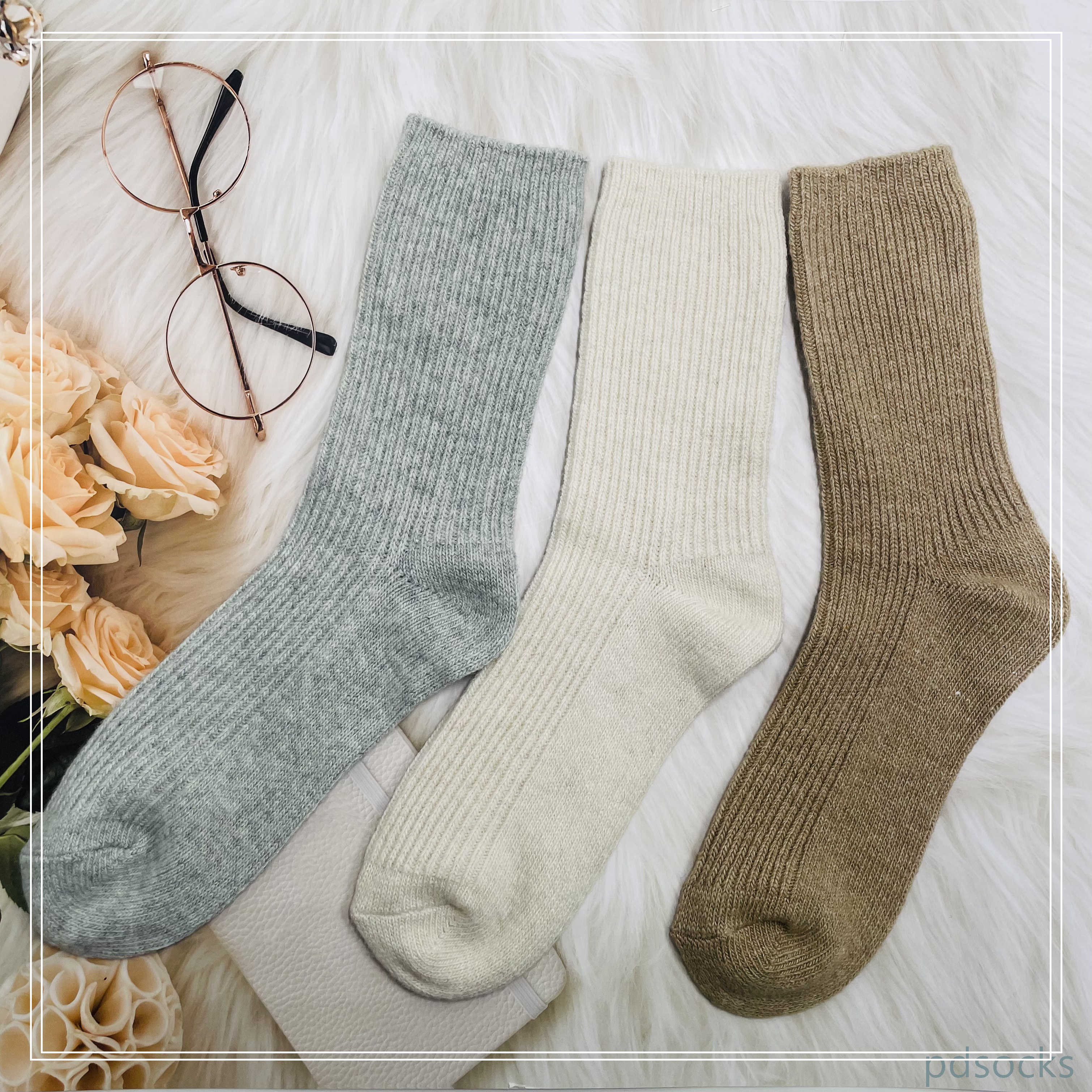 Customized women's mid - calf socks crafted from a blend of wool and cashmere