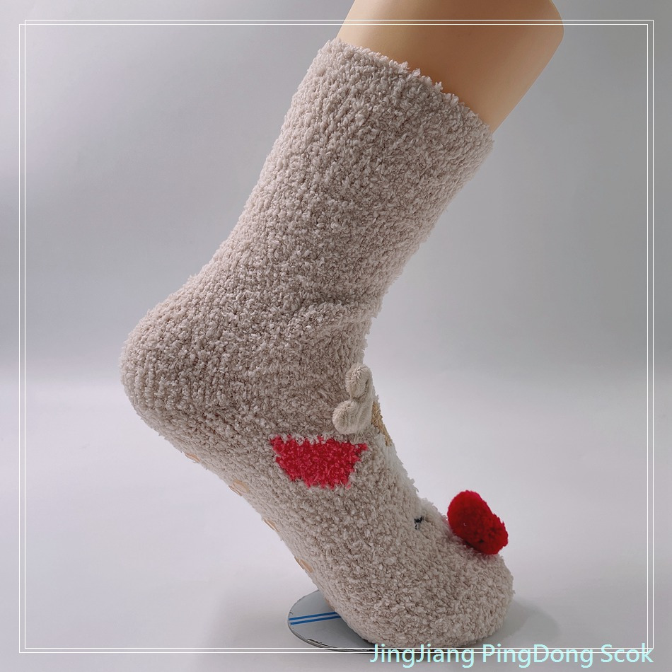 Wholesale half-pile cartoon-shaped women's socks and cute home socks deer design
