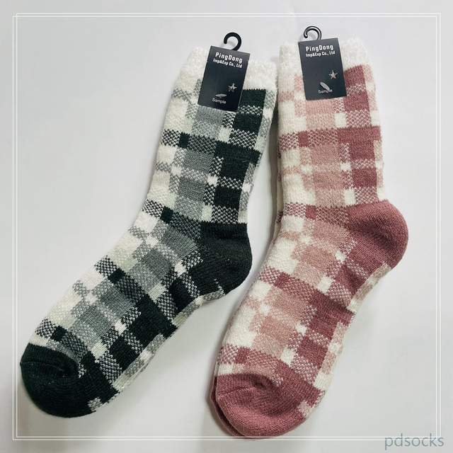 Custom plaid knitted cotton wool lining thick socks double layer sock women sock 