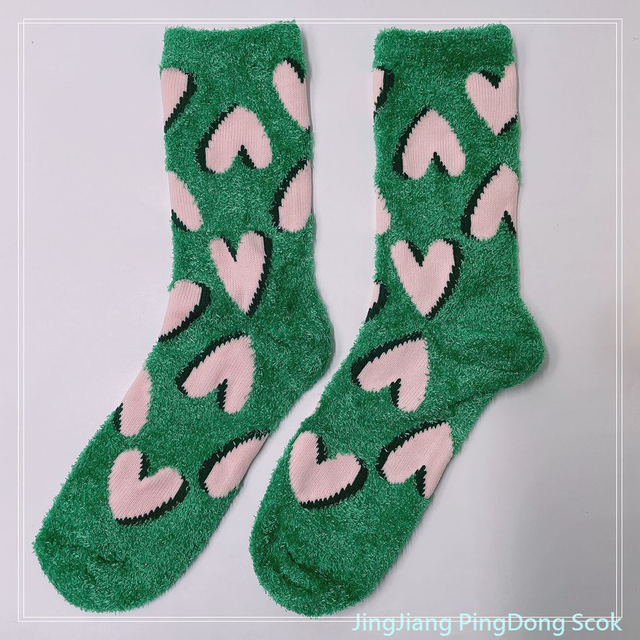 Wholesale hot sale long feather yarn cosy sock heart design home sock fashion women