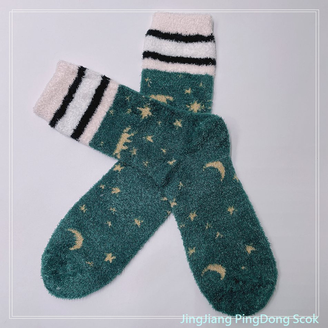 Wholesale hot salefeather yarn cosy sock moon and star design home sock fashion women kids socks 