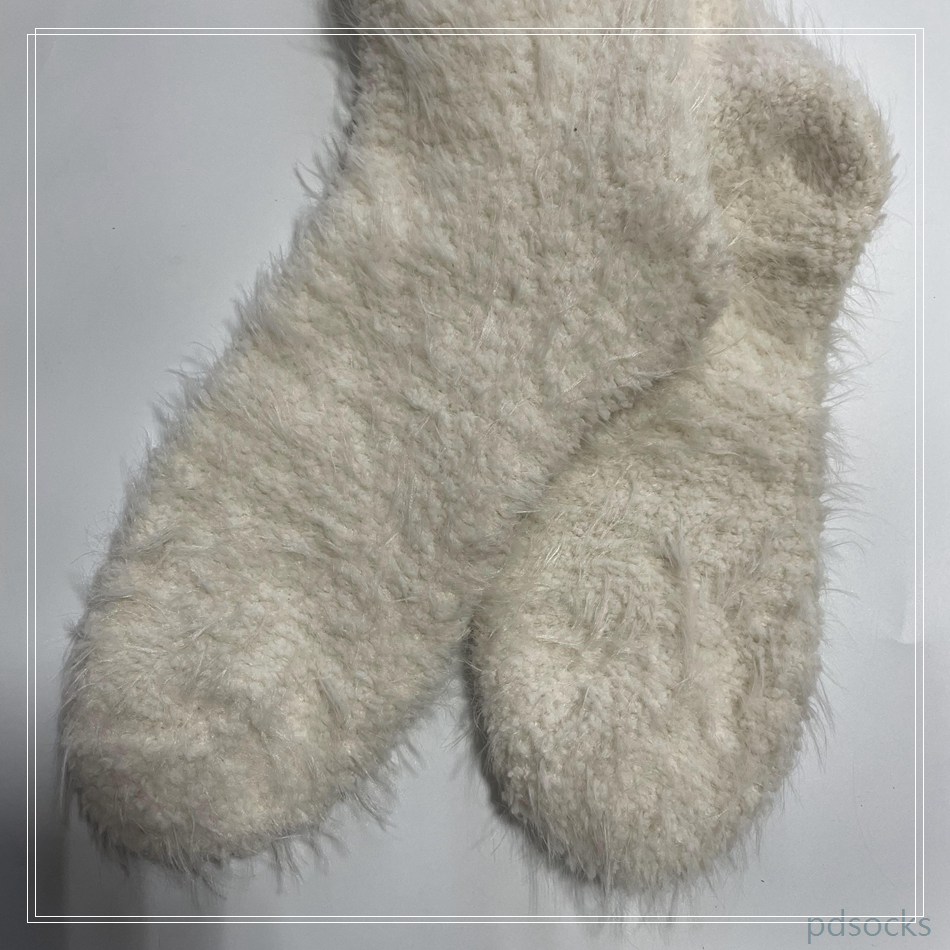 Custom and wholesale long feather yarn knitted women socksfleece cosy sock 