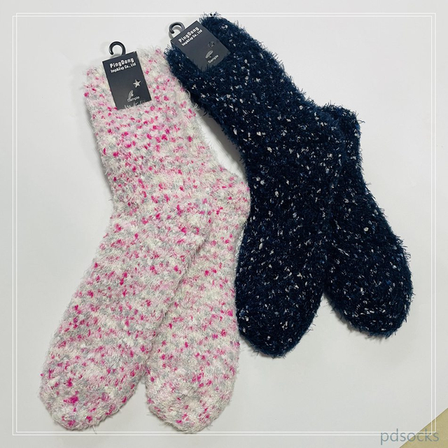 Wholesale and custom colored dot feather yarn knitted warm home socks