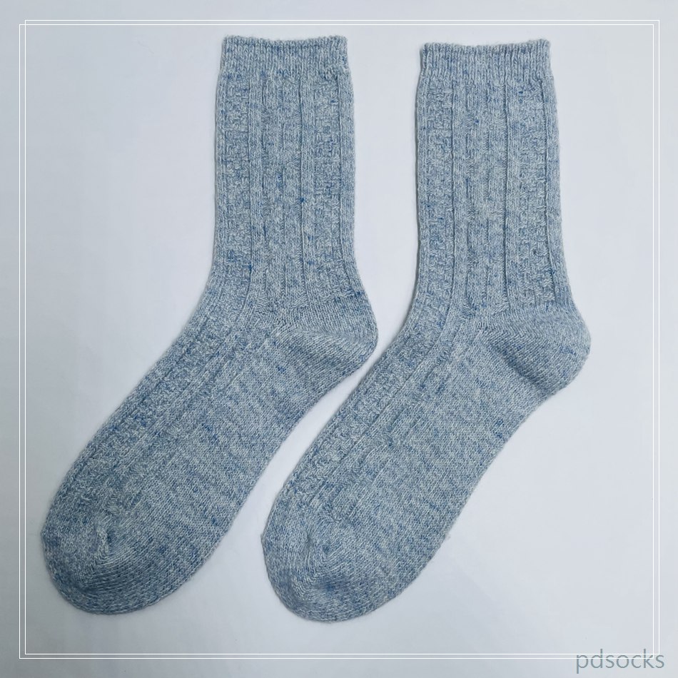 Wholesale wool knitted yarn women warm socks customized color 