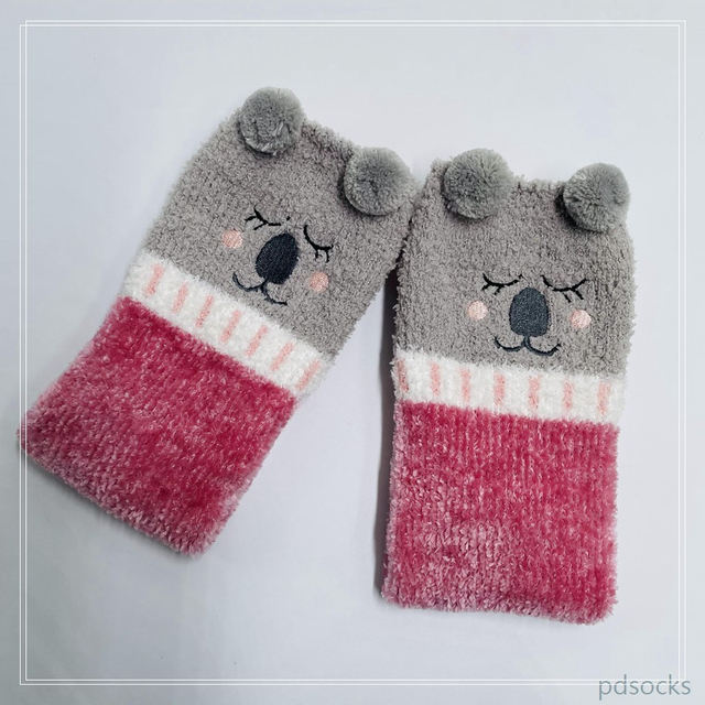 Wholesale super soft microfiber yarn and chenille Cosy Socks Home Socks fuzzy sock cozy sleep socks bear 