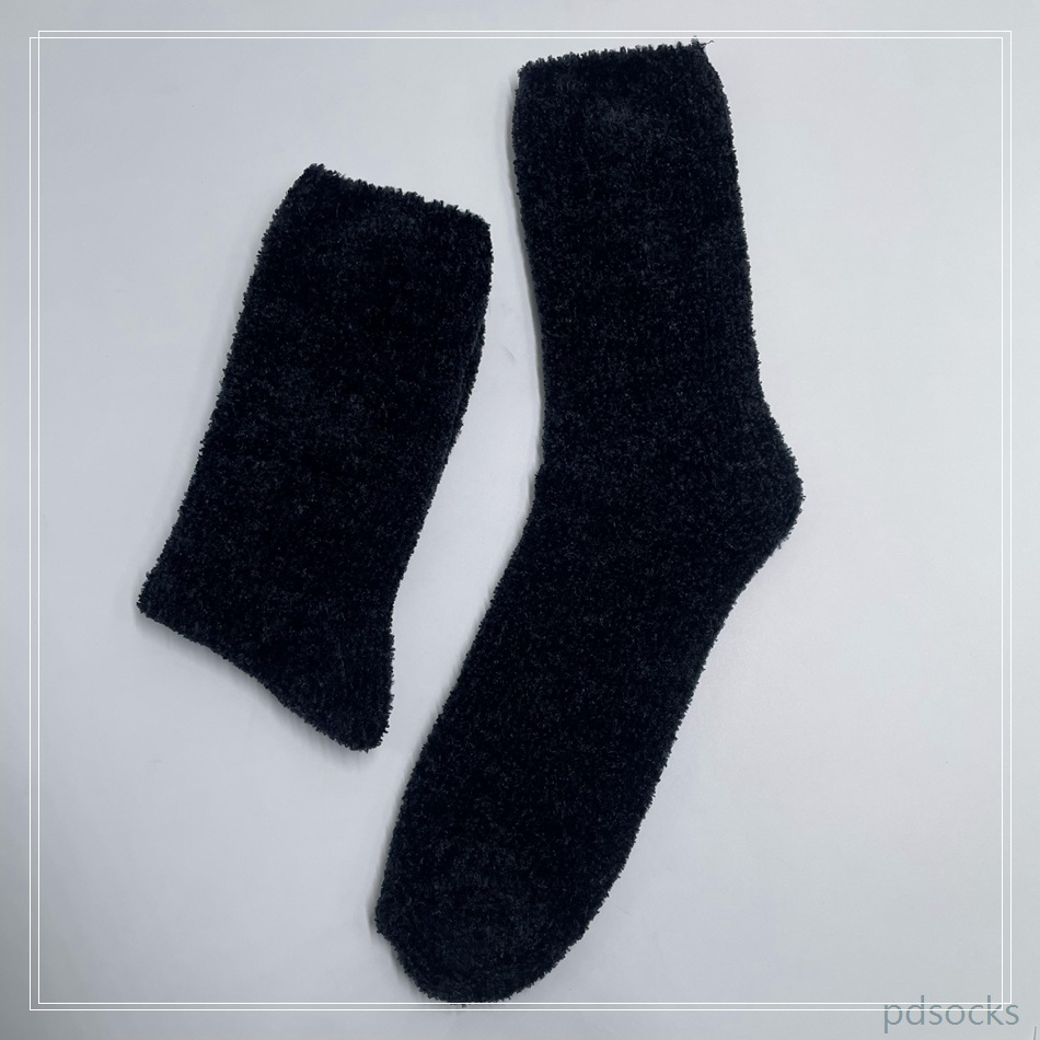 Wholesale women black color chenille yarn fuzzy cosy socks home socks fuzzy sock 