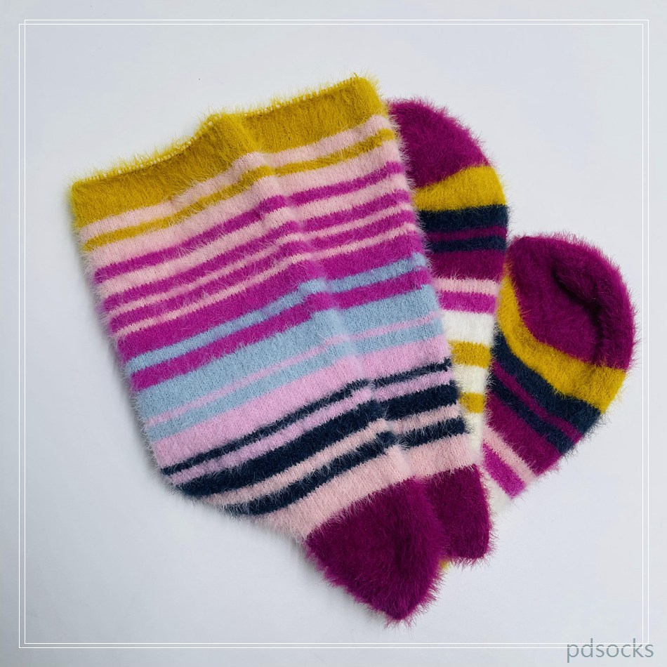 Wholesale women medium feather fuzzy cosy socks home socks fuzzy sock 