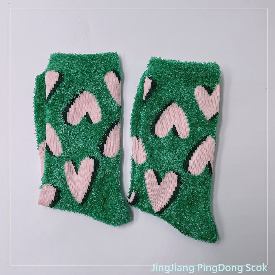 Wholesale hot sale long feather yarn cosy sock heart design home sock fashion women