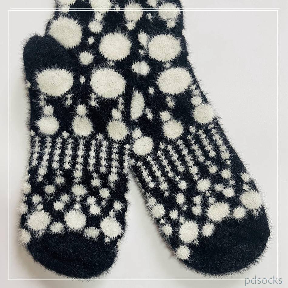 Wholesale imitated fleece knitted coys fuzzy women socks warm socks sleep sock 