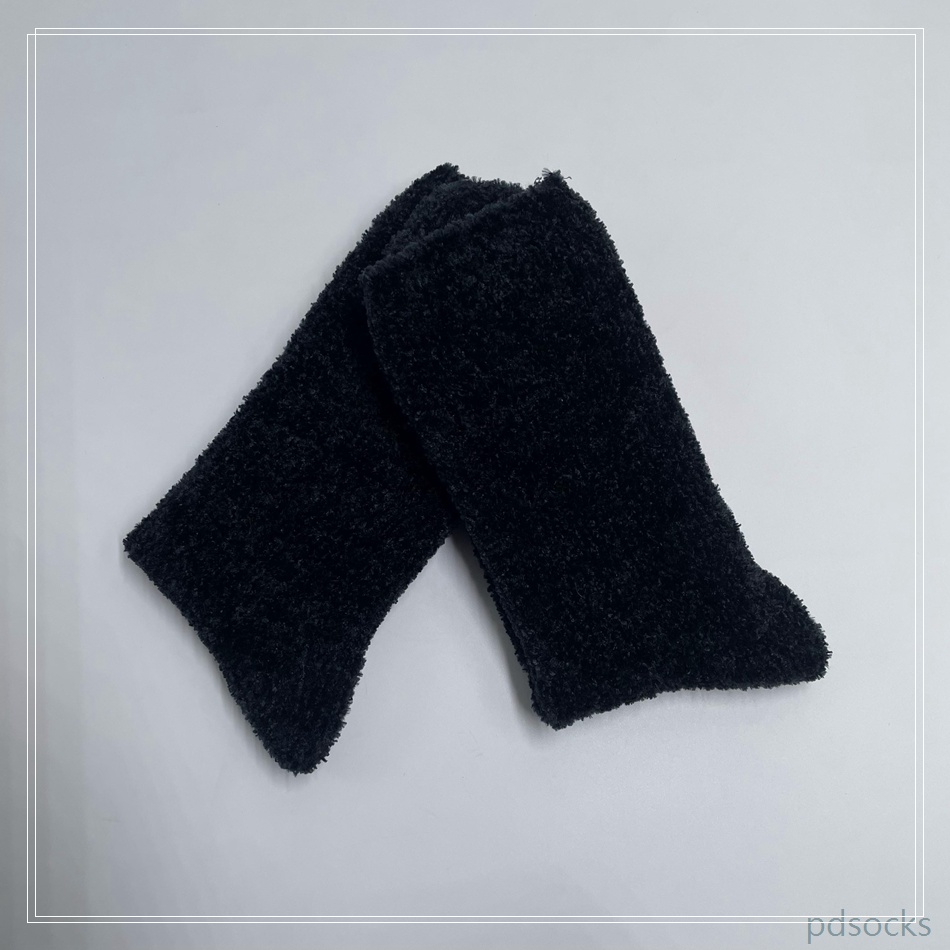 Wholesale women black color chenille yarn fuzzy cosy socks home socks fuzzy sock 